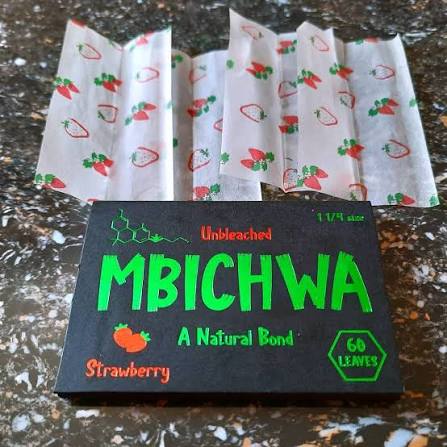 MBICHWA STRAWBERRY FLAVOURED ROLLING PAPER 60 LEAVES