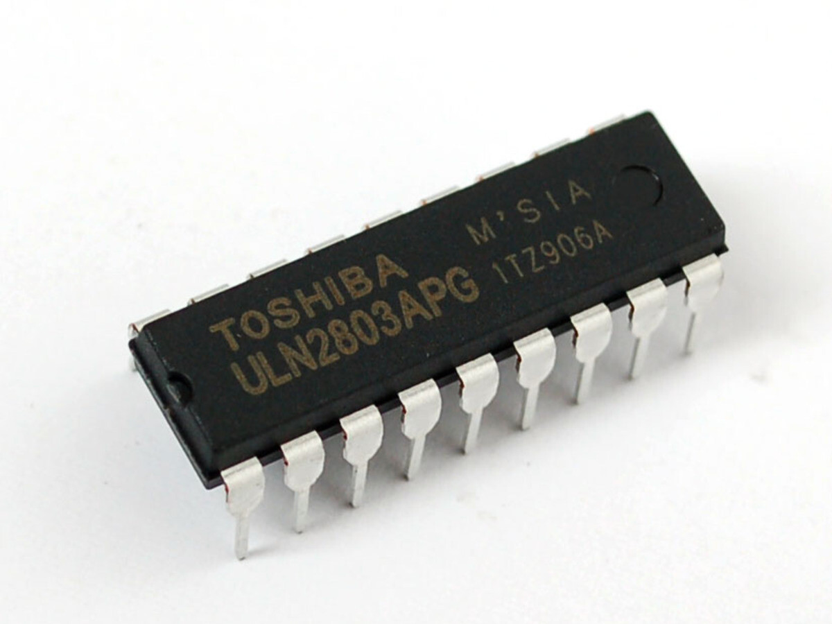 ULN2803APG ULN2803 2803 DIP-18 DARLINGTON TRANSISTOR ARRAYS TOSHIBA IC