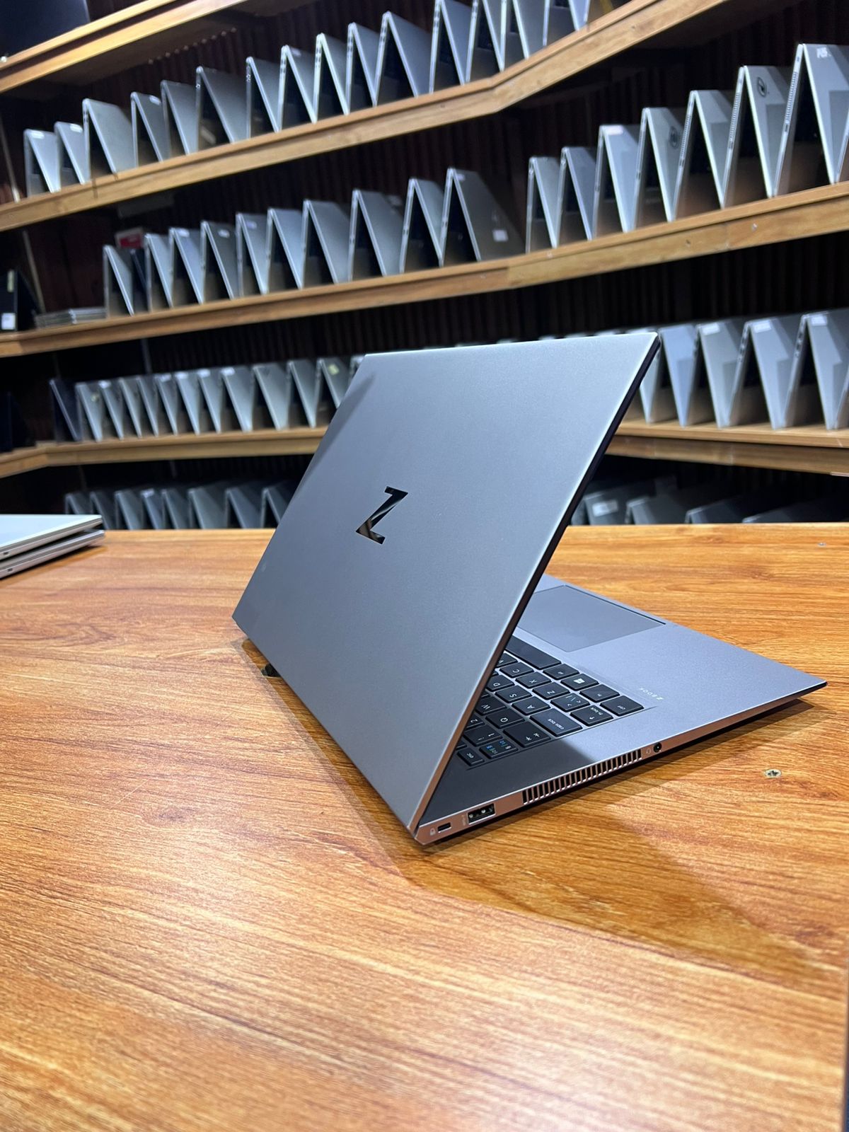 Hp Z book Studio 7th Gen Coi7 16gb ram 512 ssd
